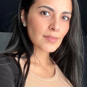 Meet your Posher, Carolina